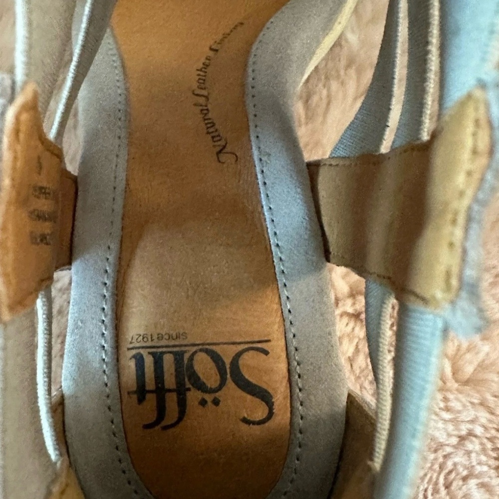Soft Brand Women’s Gray Neutral Suede Strappy Block Heel Sandals 8.5 M - Picture 5 of 9